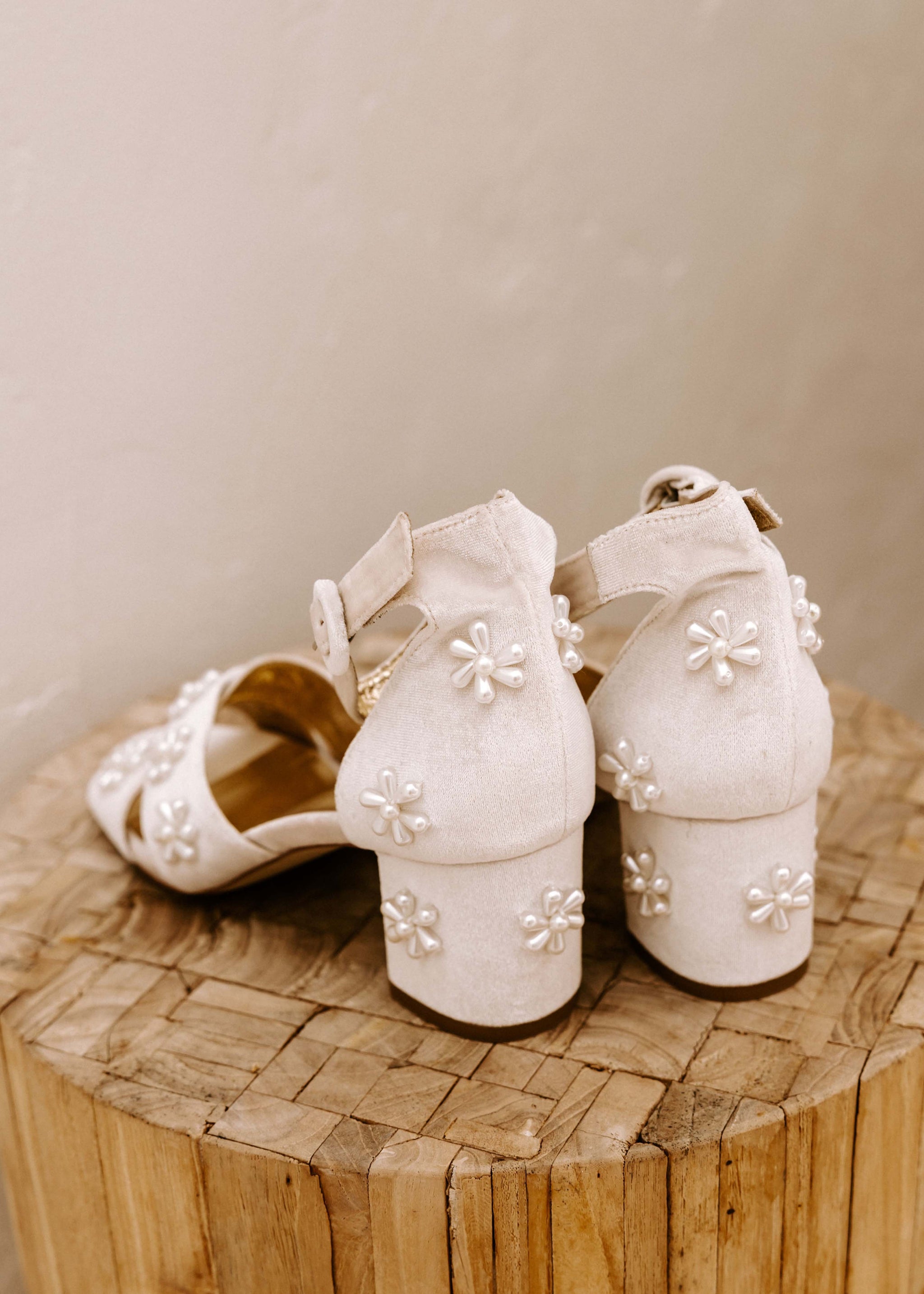 Daisy Heels - Seashell image 1