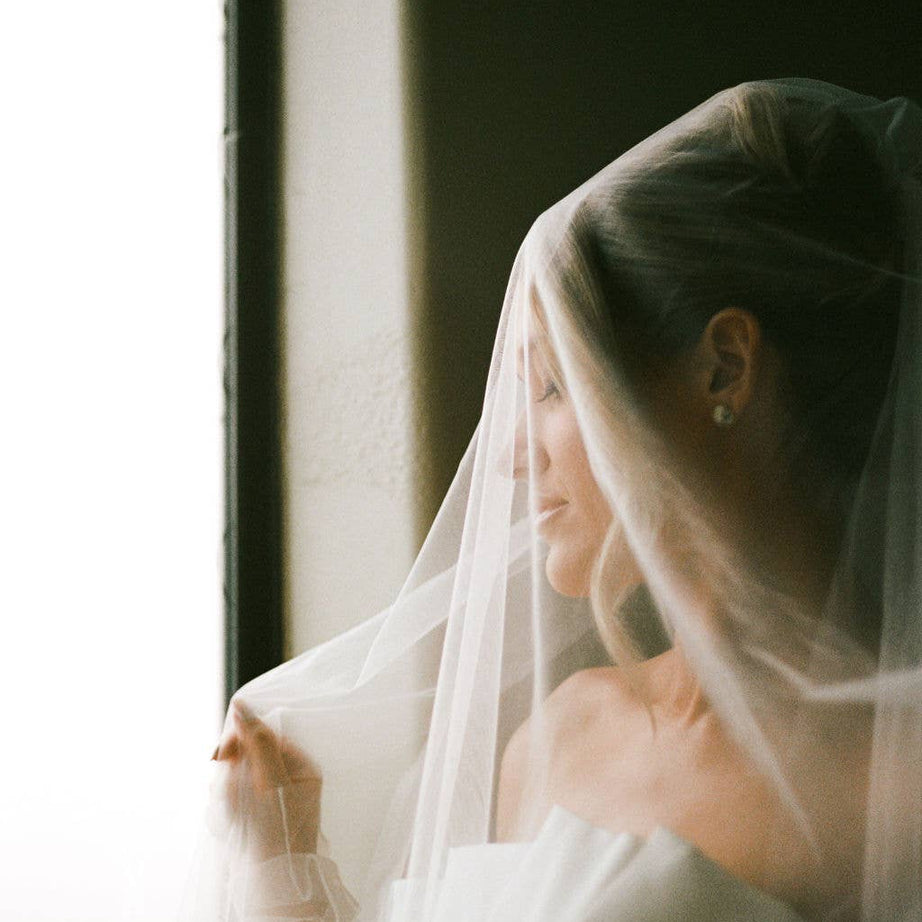 Simple minimalist bridal veil