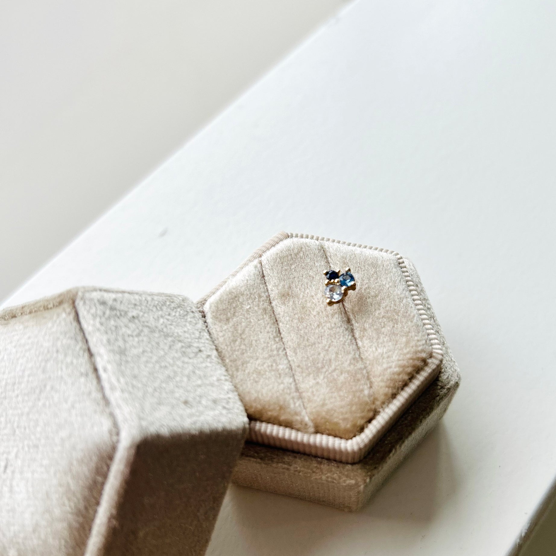 Something Blue Single Stud image 0