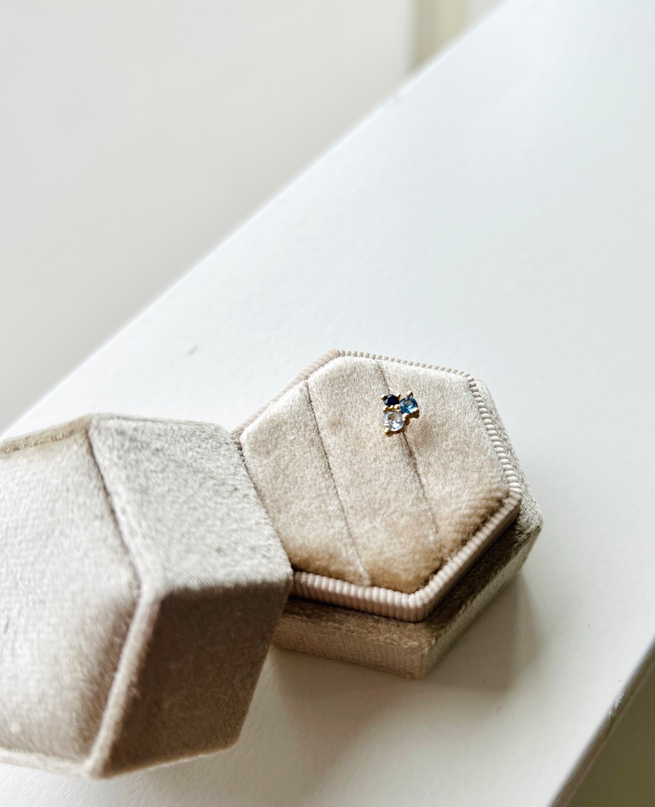 Something Blue Single Stud image 0