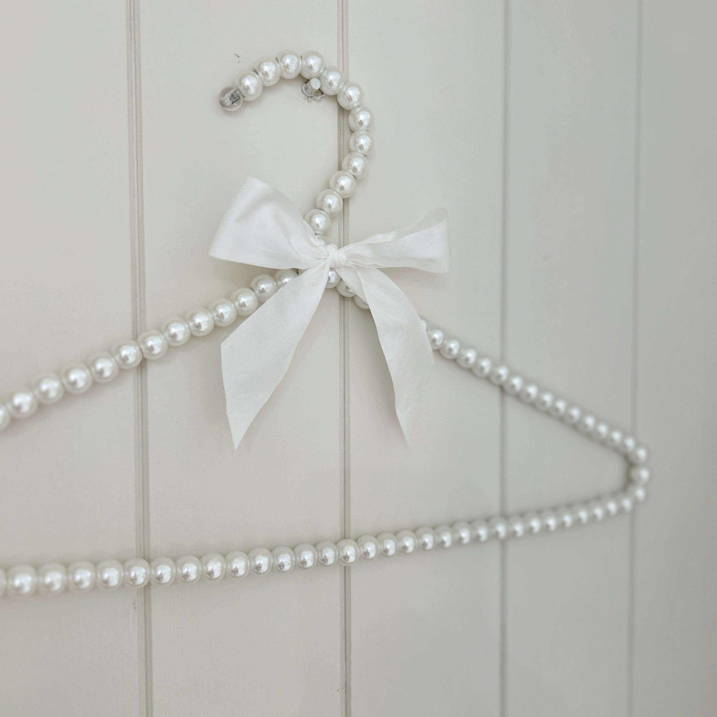 Pearl Hanger
