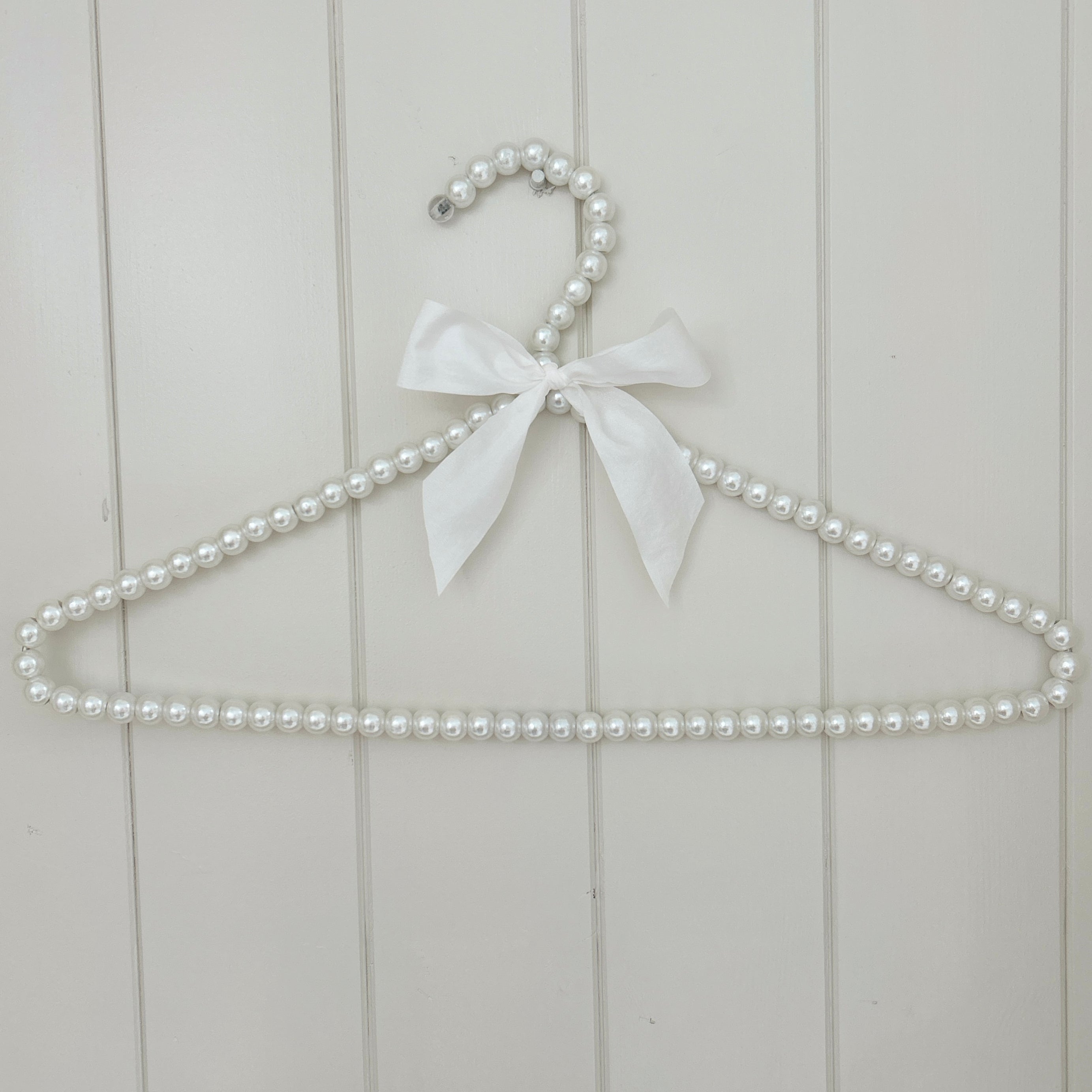 Pearl Bridal Hanger