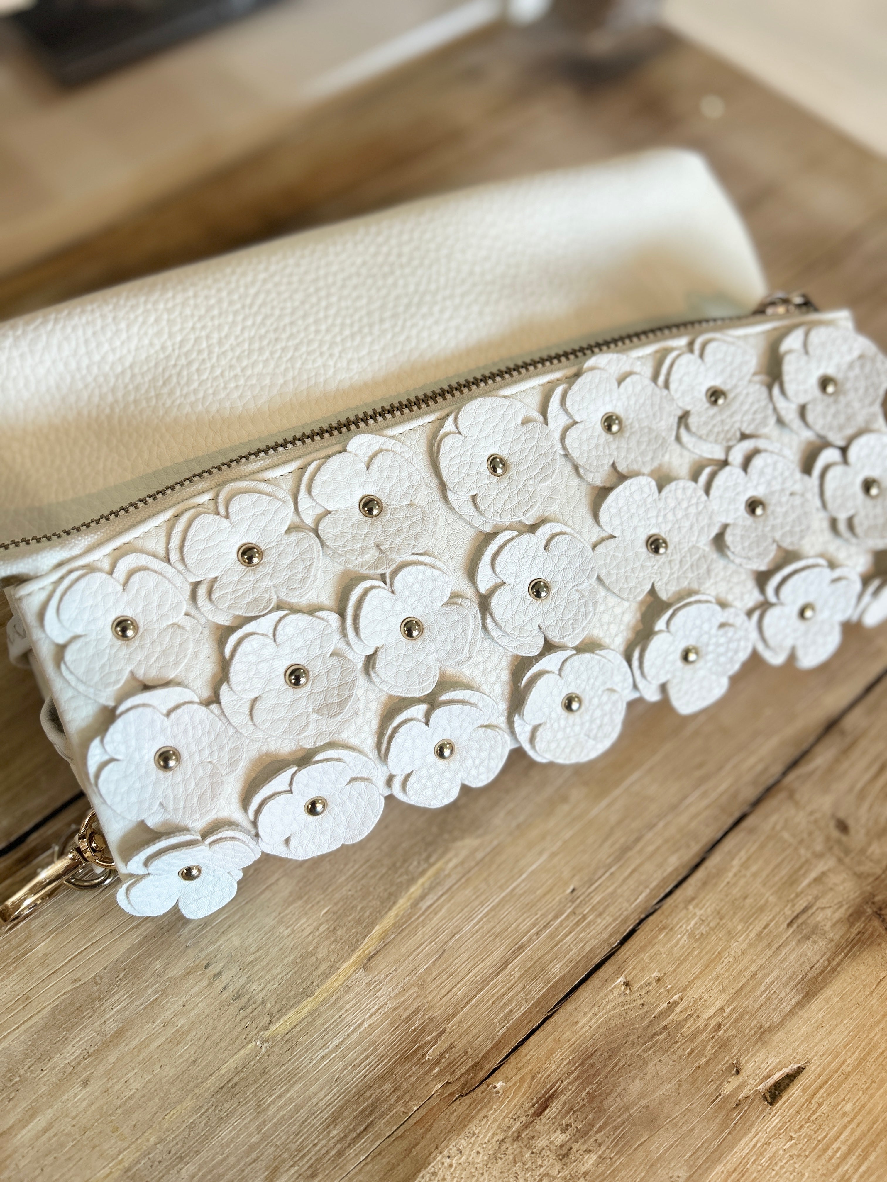 vintage bridal clutch bag in ivory leather with 3D flowers