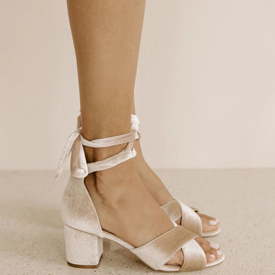 Passion Heels - Nude image 4