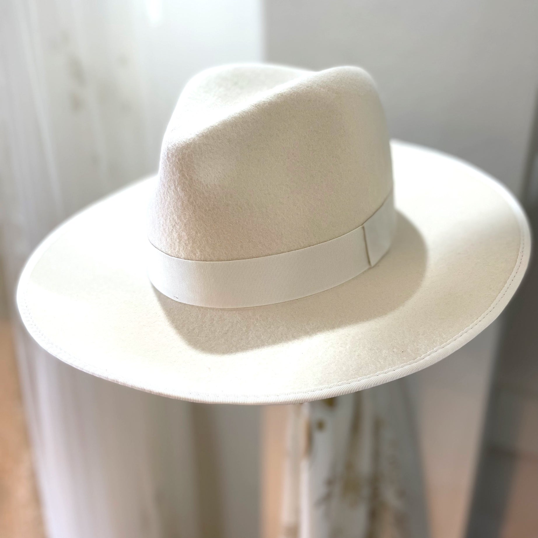 Plain Ivory Fedora image 3