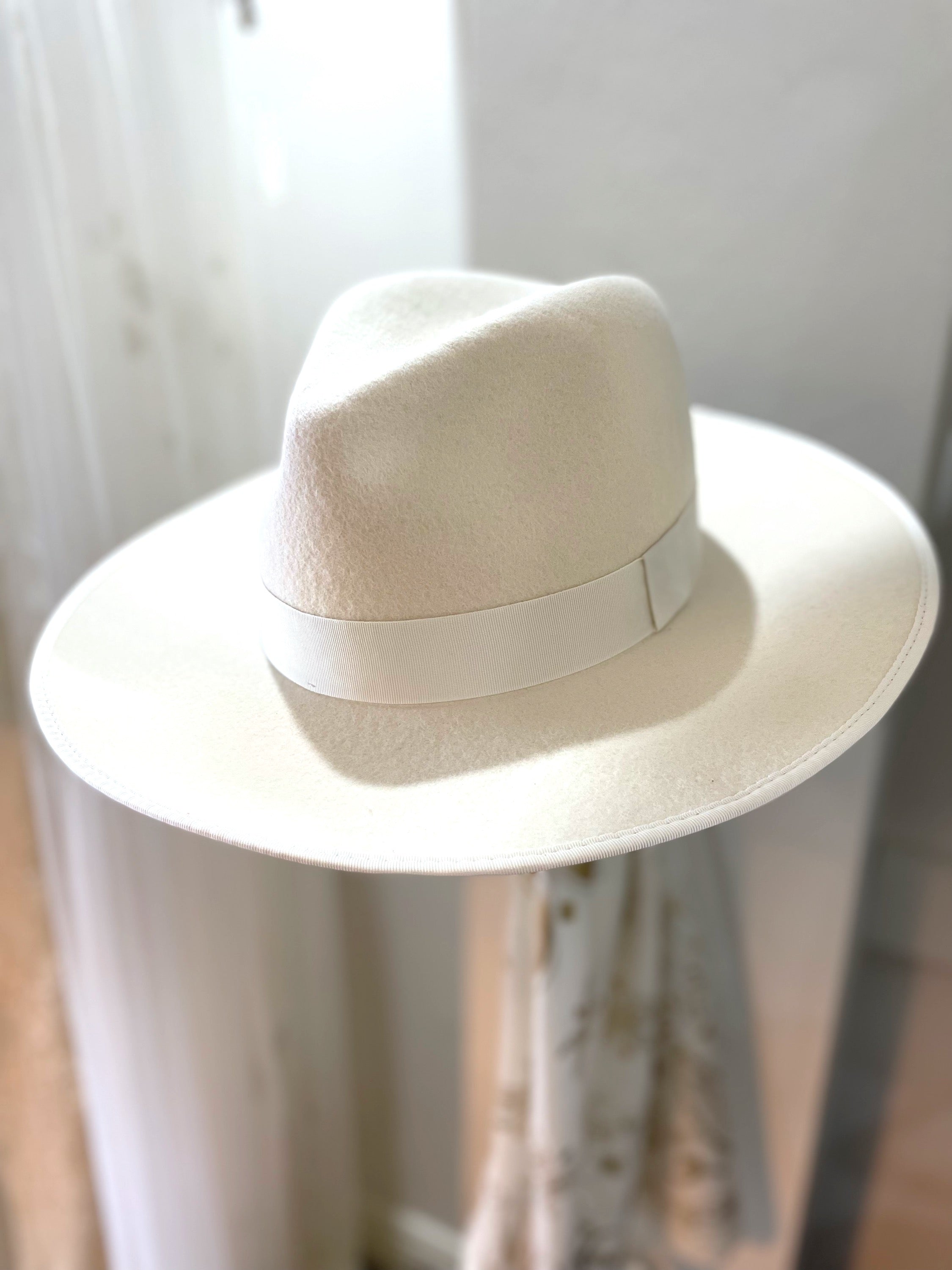 Plain Ivory Fedora image 3