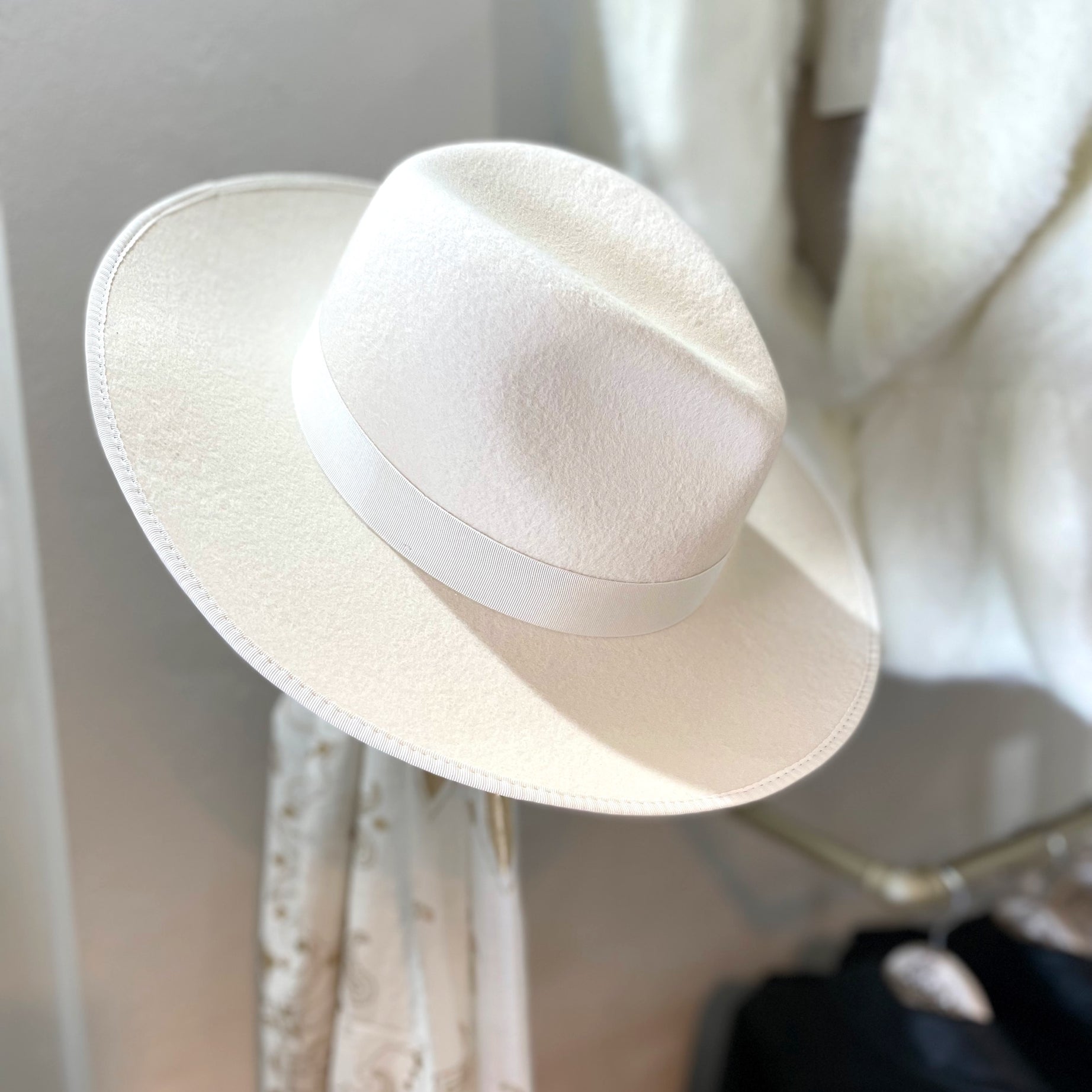 Plain Ivory Fedora image 1